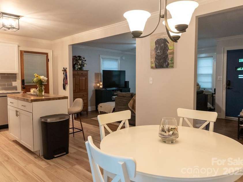 1700 Oakwood Avenue, Kannapolis, NC 28081.  MLS# CAR4284872, YatesRealty ID 120. 