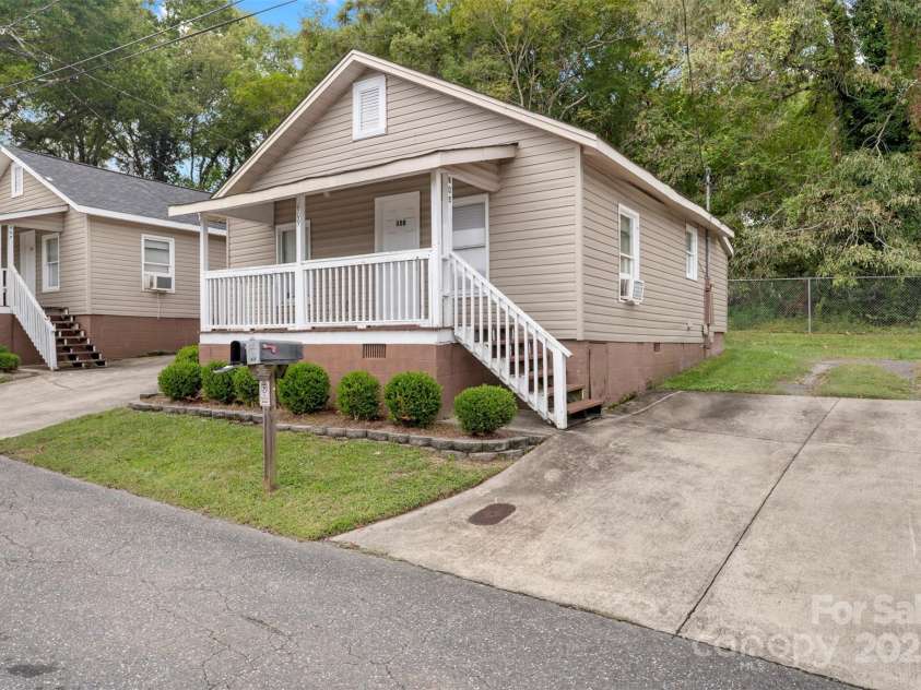 606 Logan Street, Gastonia, NC 28052.  MLS# CAR4310909, YatesRealty ID 120. 