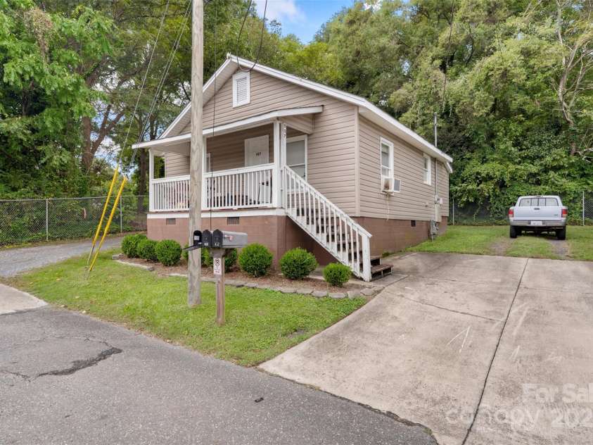 606 Logan Street, Gastonia, NC 28052.  MLS# CAR4310909, YatesRealty ID 120. 