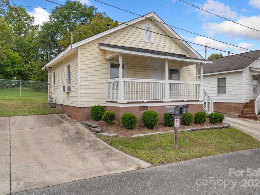 606 Logan Street, Gastonia, NC 28052.  MLS# CAR4310909, YatesRealty ID 120. 