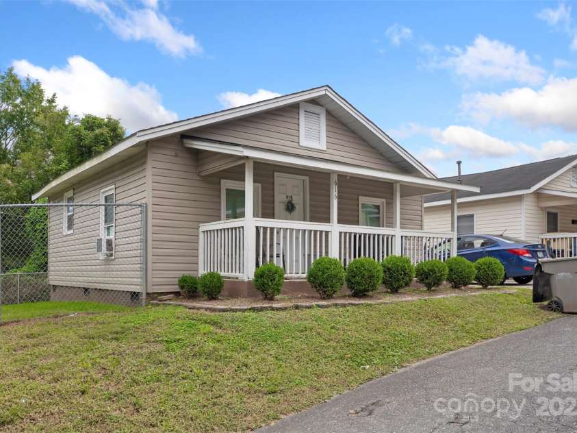 606 Logan Street, Gastonia, NC 28052.  MLS# CAR4310909, YatesRealty ID 120. 