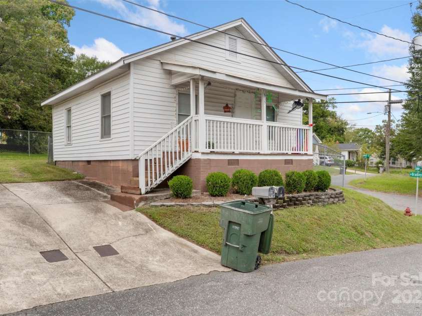 606 Logan Street, Gastonia, NC 28052.  MLS# CAR4310909, YatesRealty ID 120. 