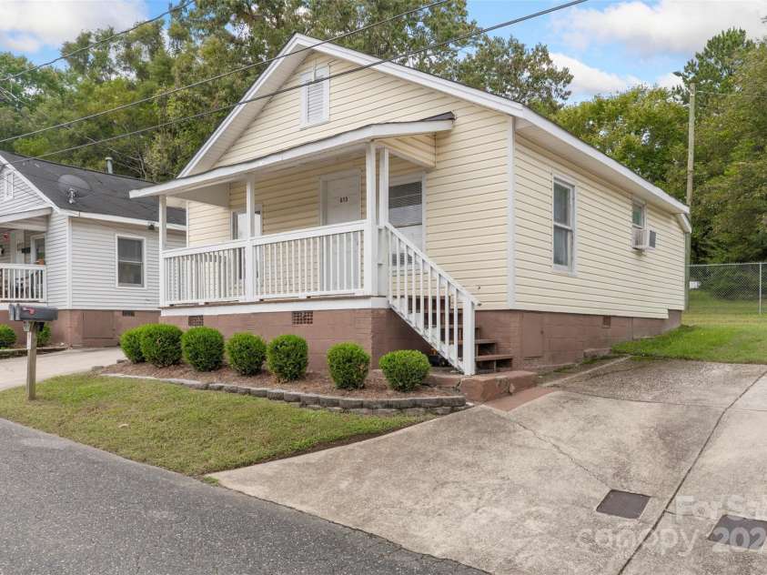 606 Logan Street, Gastonia, NC 28052.  MLS# CAR4310909, YatesRealty ID 120. 