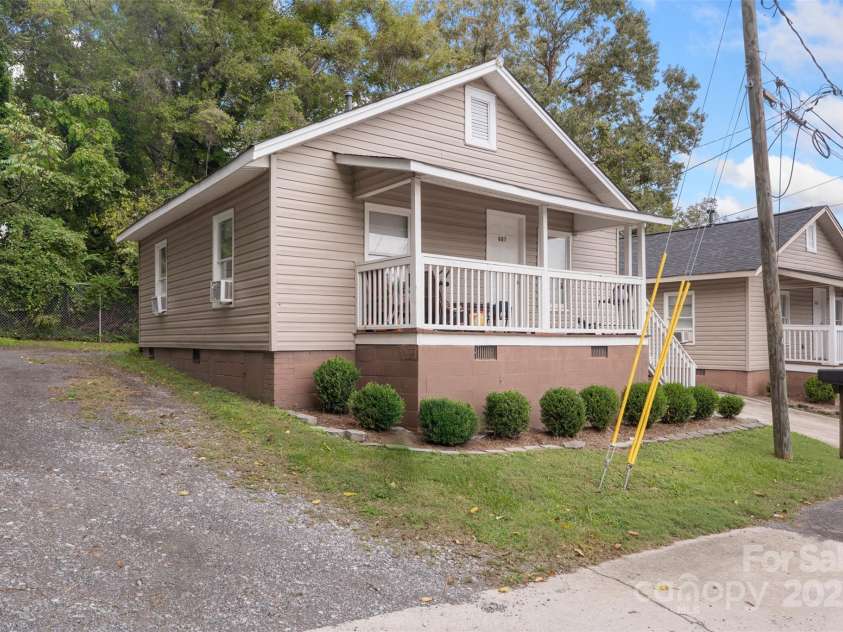 606 Logan Street, Gastonia, NC 28052.  MLS# CAR4310909, YatesRealty ID 120. 