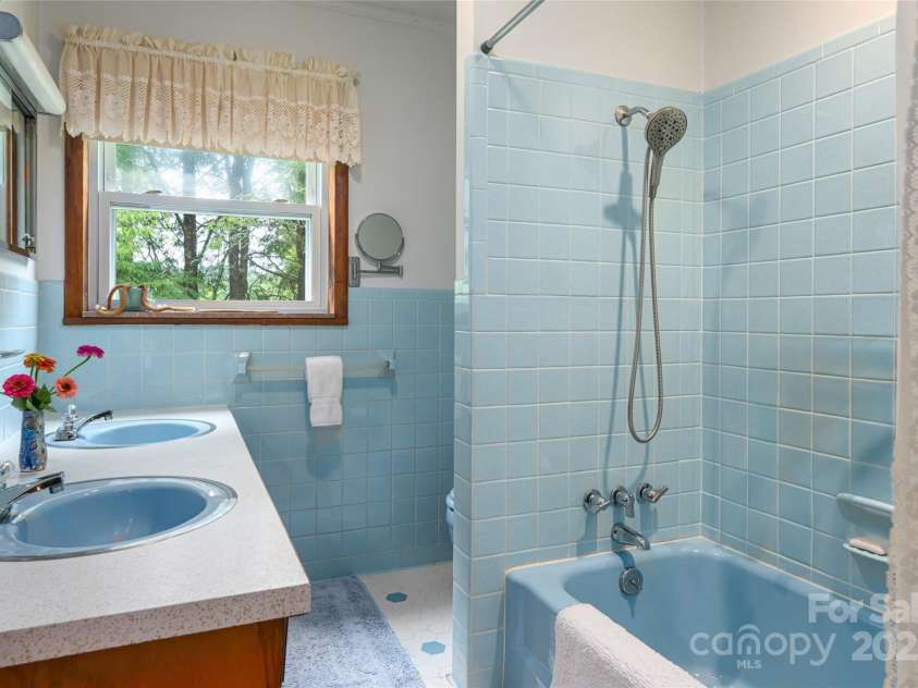 6775 NC 208 Highway, Marshall, NC 28753.  MLS# CAR4151309, YatesRealty ID 120. 