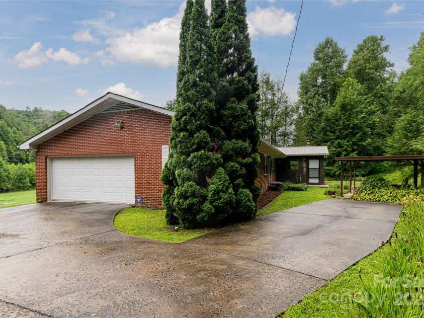 6775 NC 208 Highway, Marshall, NC 28753.  MLS# CAR4151309, YatesRealty ID 120. 