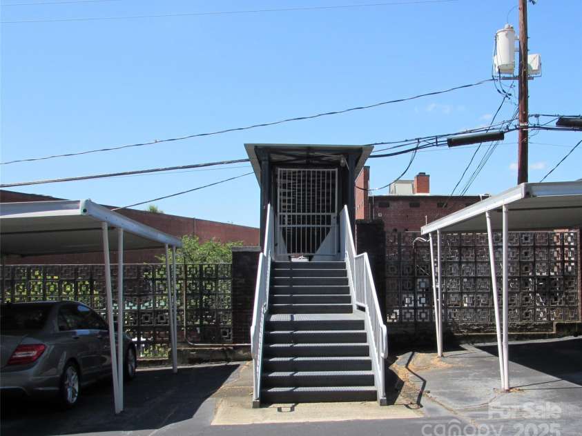 1300 Reece Road, Charlotte, NC 28209.  MLS# CAR4185948, YatesRealty ID 1200. 