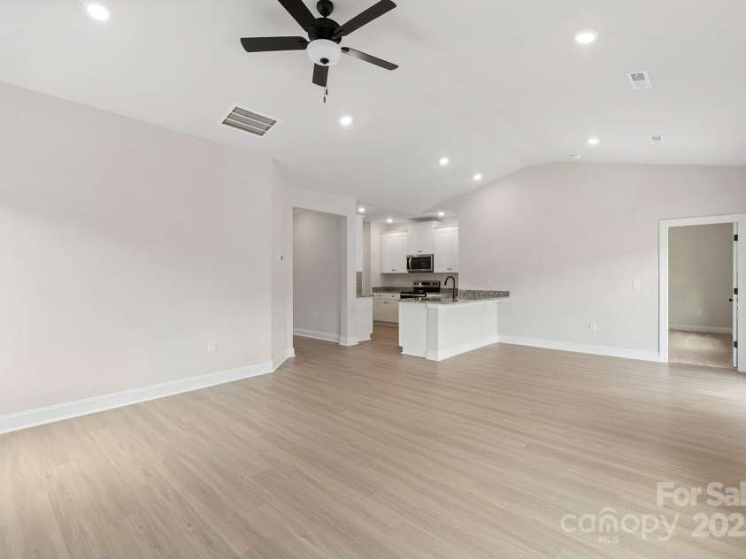 4112 Bolo Drive, Charlotte, NC 28215.  MLS# CAR4328978, YatesRealty ID 1200. 