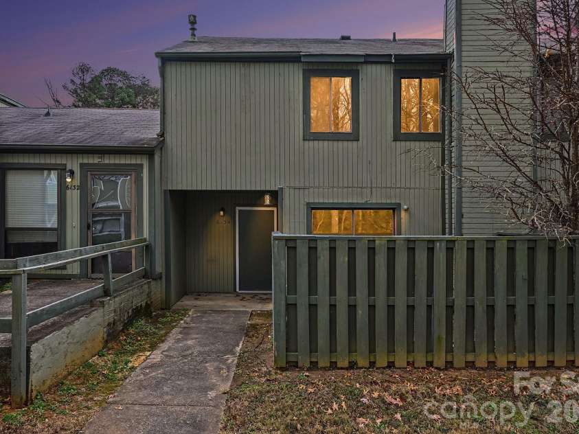 6134 Bent Tree Court, Charlotte, NC 28212.  MLS# CAR4343129, YatesRealty ID 12000. 