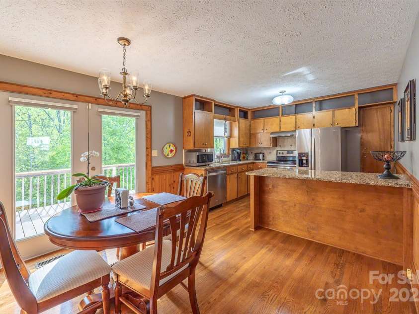 207 New Orleans Boulevard, Morganton, NC 28655.  MLS# CAR4244160, YatesRealty ID 12001. 