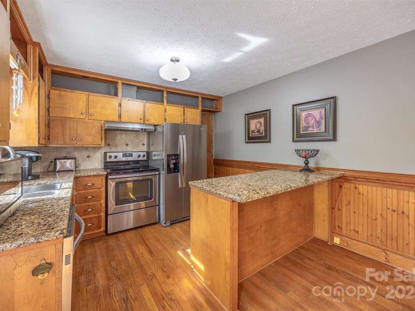 207 New Orleans Boulevard, Morganton, NC 28655.  MLS# CAR4244160, YatesRealty ID 12001. 