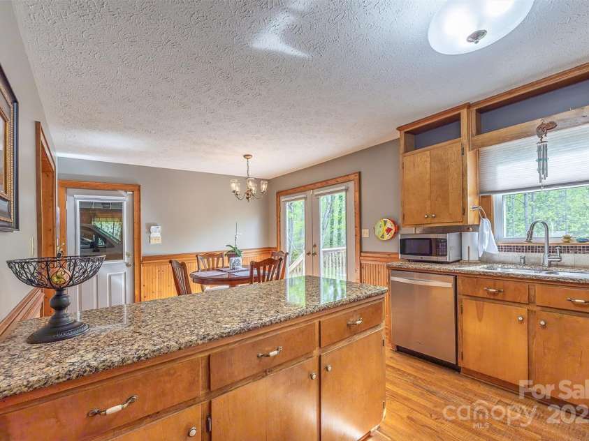 207 New Orleans Boulevard, Morganton, NC 28655.  MLS# CAR4244160, YatesRealty ID 12001. 