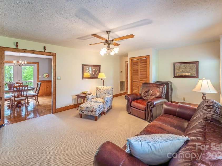 207 New Orleans Boulevard, Morganton, NC 28655.  MLS# CAR4244160, YatesRealty ID 12001. 