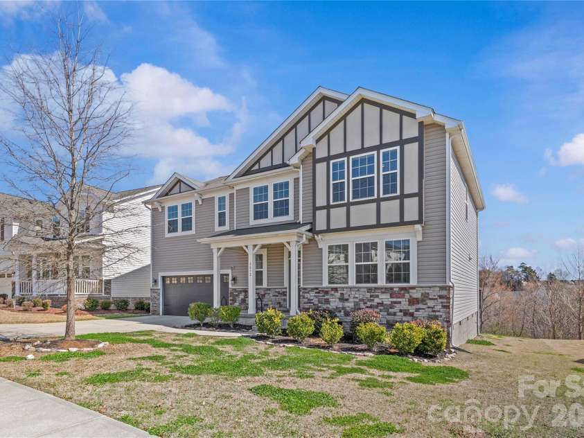 9032 Willowfield Drive, Charlotte, NC 28269.  MLS# CAR4345914, YatesRealty ID 12003. 