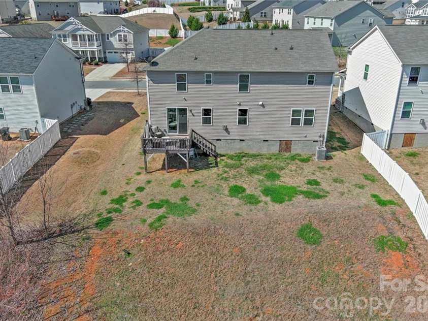9032 Willowfield Drive, Charlotte, NC 28269.  MLS# CAR4345914, YatesRealty ID 12003. 