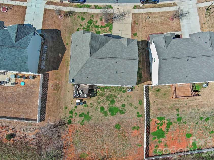 9032 Willowfield Drive, Charlotte, NC 28269.  MLS# CAR4345914, YatesRealty ID 12003. 