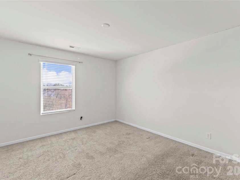 9032 Willowfield Drive, Charlotte, NC 28269.  MLS# CAR4345914, YatesRealty ID 12003. Bed 3
