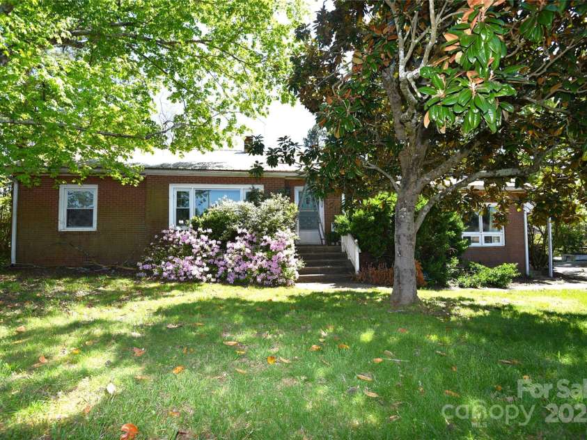 17389 Mooresville Road, Mooresville, NC 28115.  MLS# CAR4248310, YatesRealty ID 12005. 