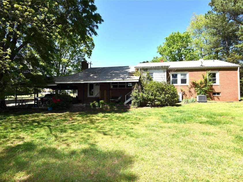 17389 Mooresville Road, Mooresville, NC 28115.  MLS# CAR4248310, YatesRealty ID 12005. 