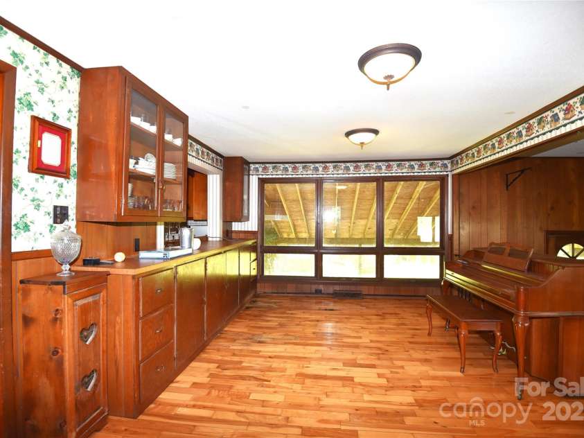 17389 Mooresville Road, Mooresville, NC 28115.  MLS# CAR4248310, YatesRealty ID 12005. 