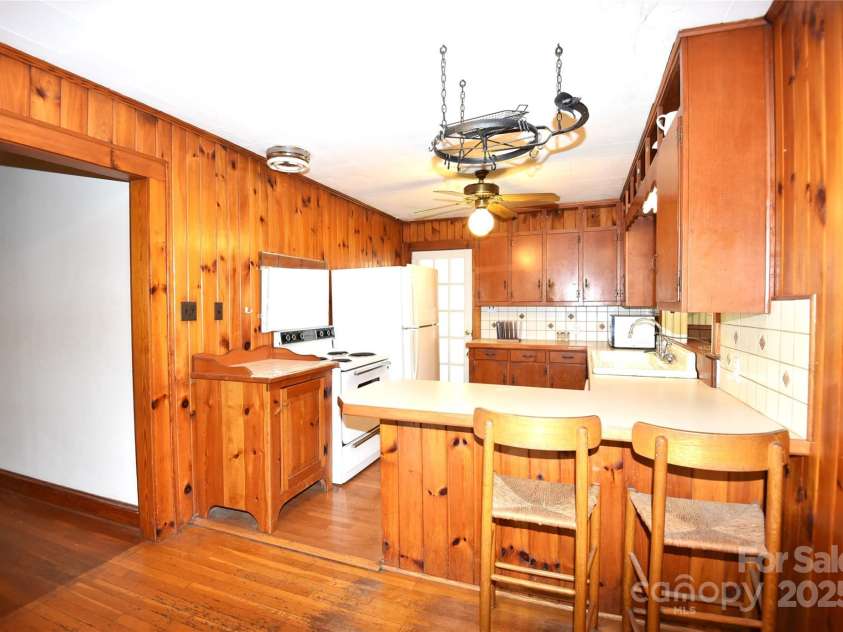 17389 Mooresville Road, Mooresville, NC 28115.  MLS# CAR4248310, YatesRealty ID 12005. 