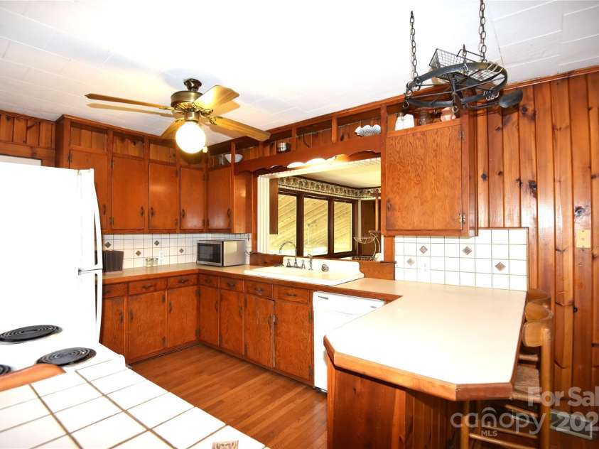 17389 Mooresville Road, Mooresville, NC 28115.  MLS# CAR4248310, YatesRealty ID 12005. 