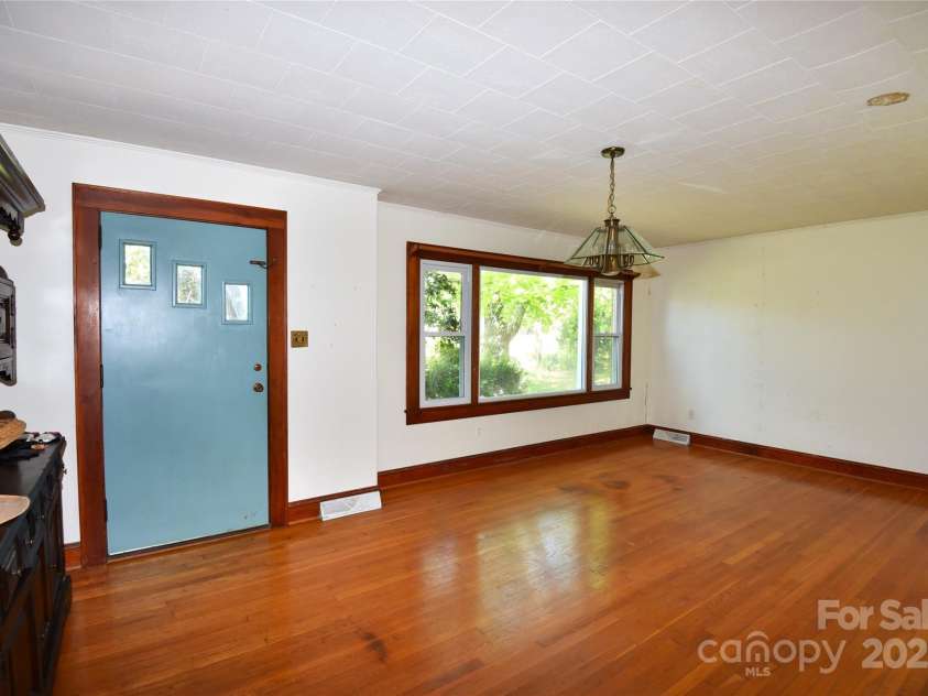 17389 Mooresville Road, Mooresville, NC 28115.  MLS# CAR4248310, YatesRealty ID 12005. 