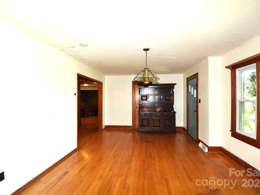 17389 Mooresville Road, Mooresville, NC 28115.  MLS# CAR4248310, YatesRealty ID 12005. 