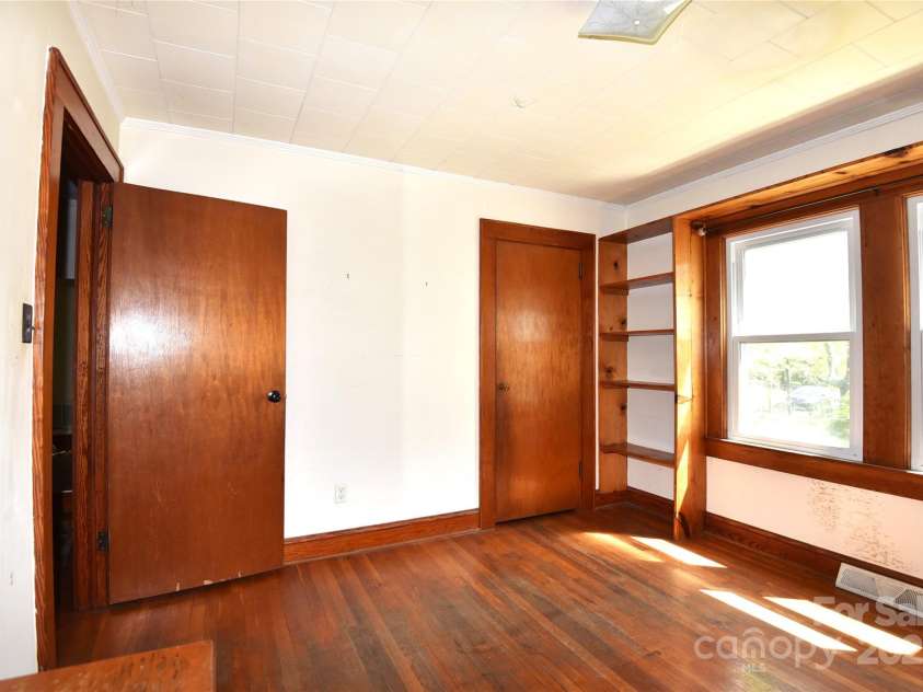 17389 Mooresville Road, Mooresville, NC 28115.  MLS# CAR4248310, YatesRealty ID 12005. 
