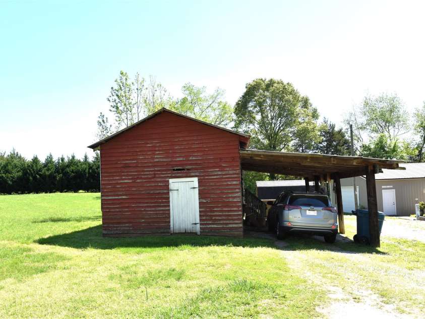 17389 Mooresville Road, Mooresville, NC 28115.  MLS# CAR4248310, YatesRealty ID 12005. 
