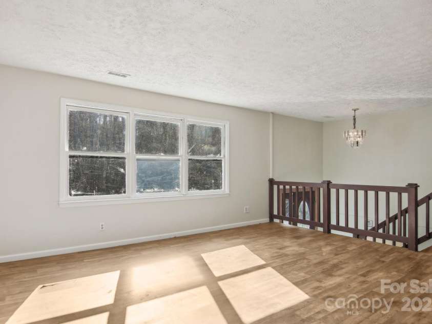 821 Anne Avenue, Hendersonville, NC 28739.  MLS# CAR4197377, YatesRealty ID 12006. 