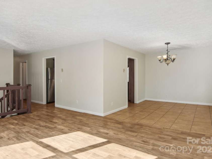 821 Anne Avenue, Hendersonville, NC 28739.  MLS# CAR4197377, YatesRealty ID 12006. 