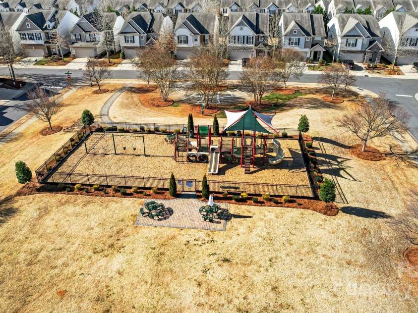 4224 Park South Station Boulevard, Charlotte, NC 28210.  MLS# CAR4227871, YatesRealty ID 12007. Community Playground