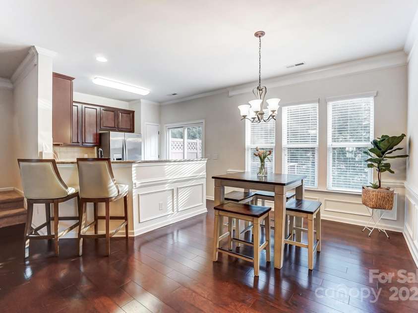 4224 Park South Station Boulevard, Charlotte, NC 28210.  MLS# CAR4227871, YatesRealty ID 12007. Dining