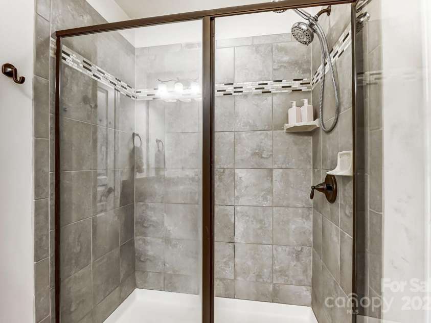4224 Park South Station Boulevard, Charlotte, NC 28210.  MLS# CAR4227871, YatesRealty ID 12007. Primary Bathroom Shower