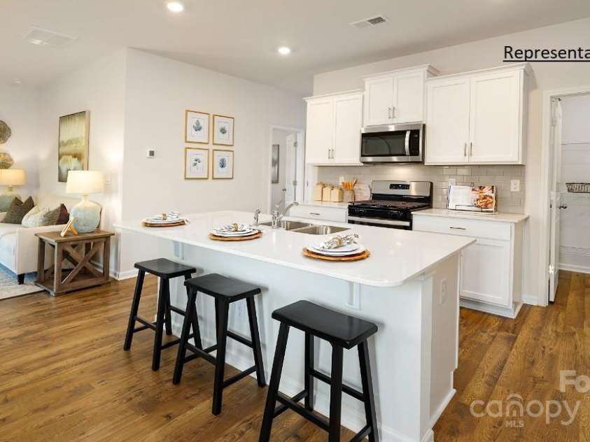 1415 5th Street Drive, Hickory, NC 28601.  MLS# CAR4257417, YatesRealty ID 12008. 