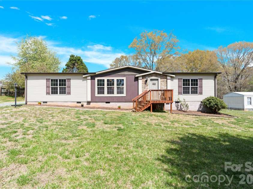 3770 Macklin Street, Claremont, NC 28610.  MLS# CAR4365332, YatesRealty ID 12010. 3770 Macklin Rd