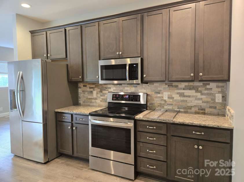 119 Tryon View Drive, Flat Rock, NC 28731.  MLS# CAR4239625, YatesRealty ID 12011. 
