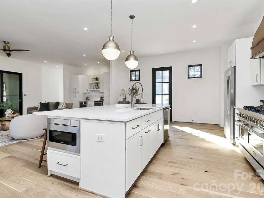 1505 Grace Street, Charlotte, NC 28205.  MLS# CAR4332932, YatesRealty ID 12011. 