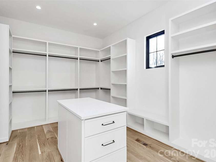 1505 Grace Street, Charlotte, NC 28205.  MLS# CAR4332932, YatesRealty ID 12011. 