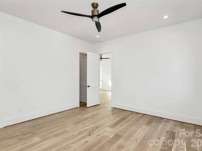 1505 Grace Street, Charlotte, NC 28205.  MLS# CAR4332932, YatesRealty ID 12011. 