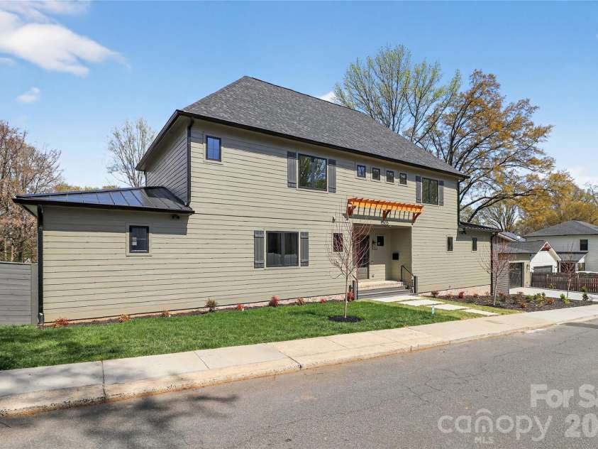 1505 Grace Street, Charlotte, NC 28205.  MLS# CAR4332932, YatesRealty ID 12011. 