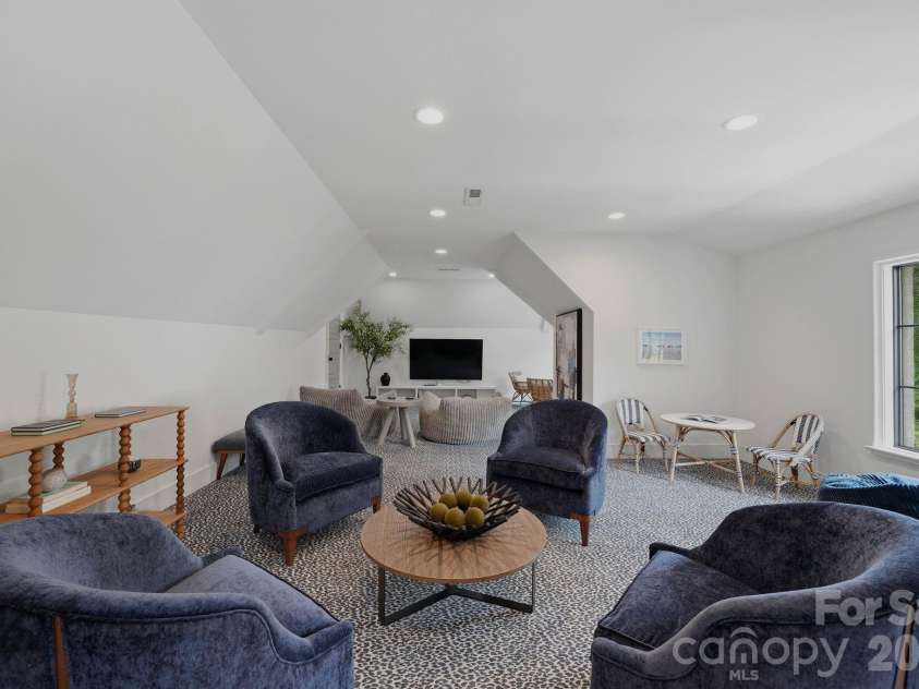 1919 Shoreham Drive, Charlotte, NC 28211.  MLS# CAR4387654, YatesRealty ID 12012. Bonus room (third-level).