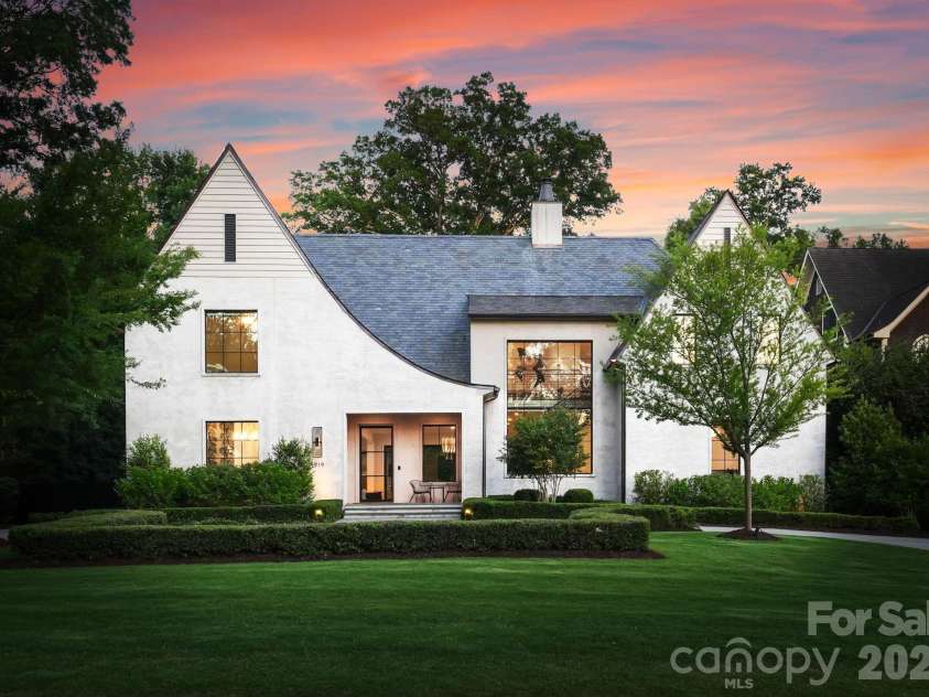 1919 Shoreham Drive, Charlotte, NC 28211.  MLS# CAR4387654, YatesRealty ID 12012. Front view.