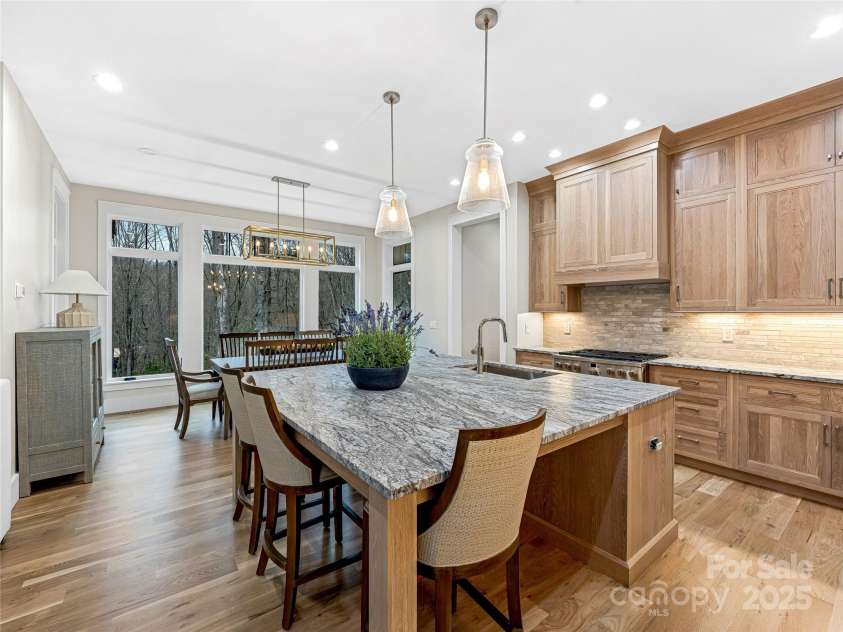 435 Barrington Drive, Asheville, NC 28803.  MLS# CAR4235274, YatesRealty ID 12013. 