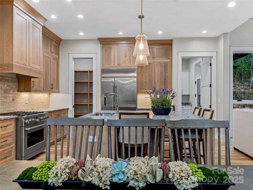 435 Barrington Drive, Asheville, NC 28803.  MLS# CAR4235274, YatesRealty ID 12013. 