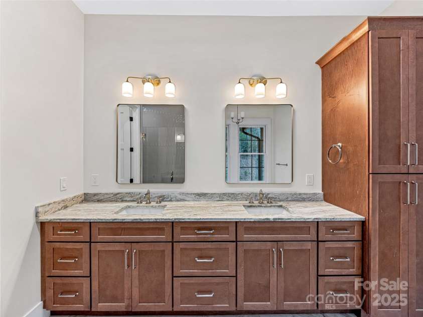 435 Barrington Drive, Asheville, NC 28803.  MLS# CAR4235274, YatesRealty ID 12013. Primary Suite Double Sinks