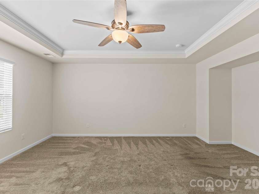 7512 Meridale Forest Drive, Charlotte, NC 28269.  MLS# CAR4346569, YatesRealty ID 12014. Primary Bedroom w/Wall Inset