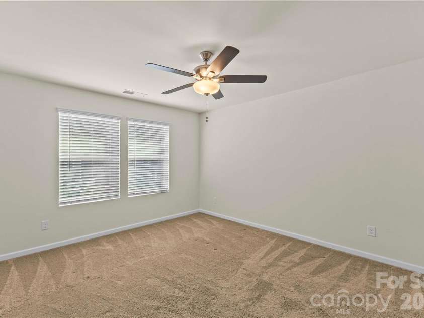 7512 Meridale Forest Drive, Charlotte, NC 28269.  MLS# CAR4346569, YatesRealty ID 12014. Upstairs BD#2