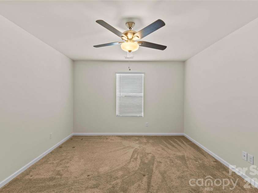 7512 Meridale Forest Drive, Charlotte, NC 28269.  MLS# CAR4346569, YatesRealty ID 12014. Upstairs BD#3